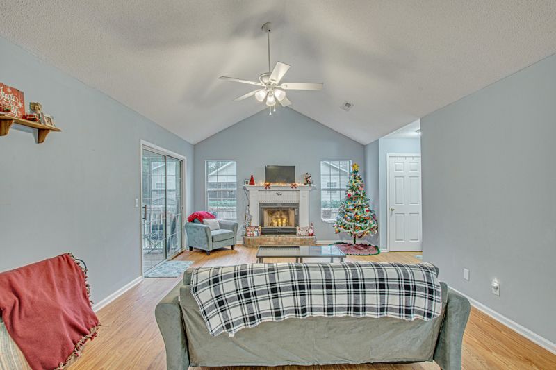 116 Apache Dr, Summerville, SC 29483
