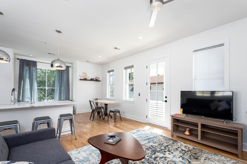 92 Spring St, Charleston, SC 29403