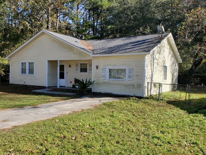 826 Corral Dr, Charleston, SC 29414
