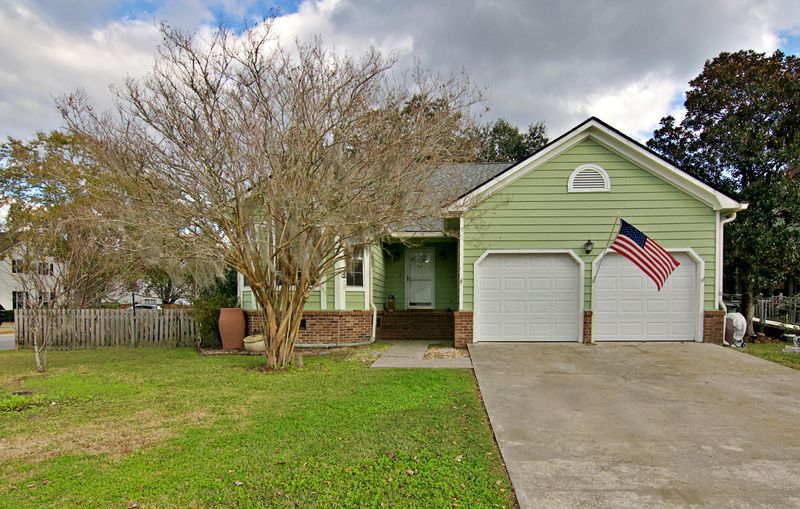 1 Solomon Ct, Charleston, SC 29414