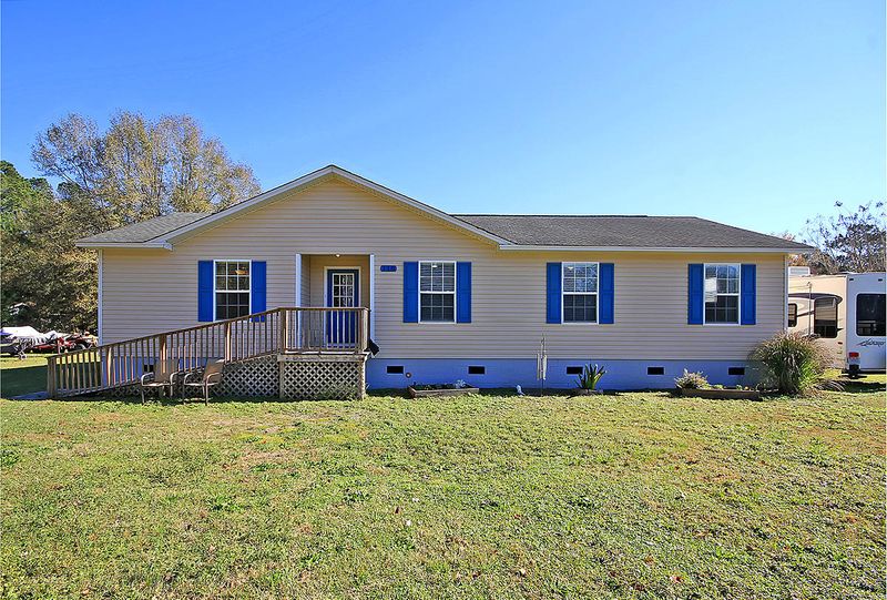 110 Conquerors Ln, Moncks Corner, SC 29461