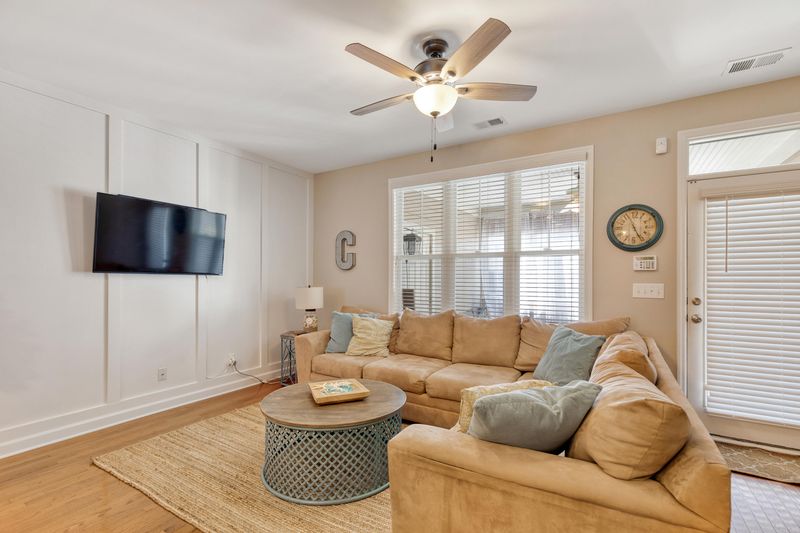 1028 Zinser St, Mount Pleasant, SC 29466