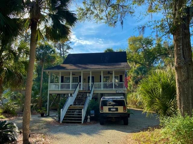 1716 Lybrand St, Edisto Island, SC 29438