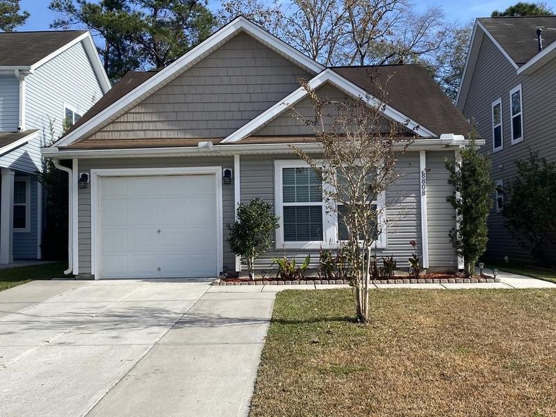 8808 Shadowglen Dr, North Charleston, SC 29420