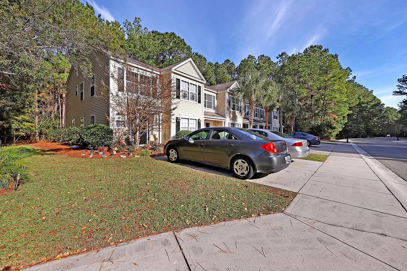 1140 Island Club Dr, Charleston, SC 29492
