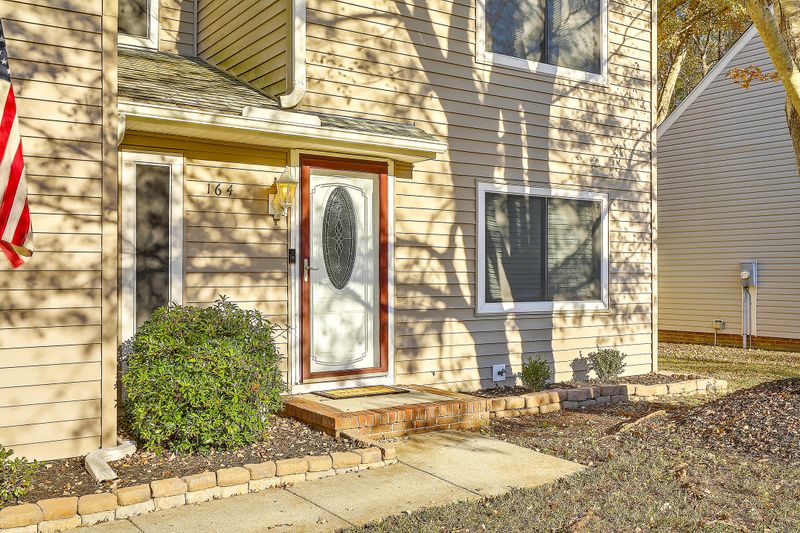 164 Bridgecreek Dr, Goose Creek, SC 29445