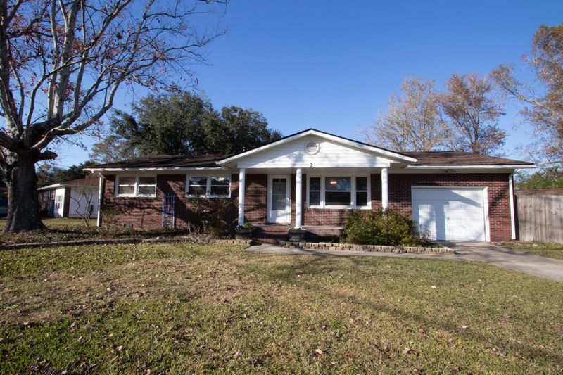 2 Newark Ave, Goose Creek, SC 29445