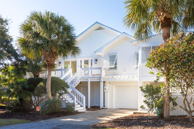 2707 Palm Blvd, Isle Of Palms, SC 29451