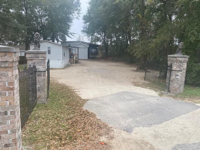 995 Pinefield Dr, Wando, SC 29492