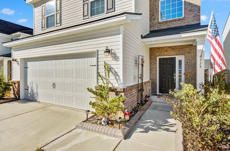 779 Redbud Ln, Summerville, SC 29486