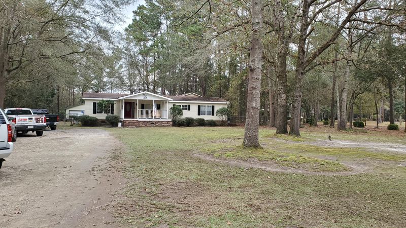 107 Knotty Pine Dr, Summerville, SC 29483