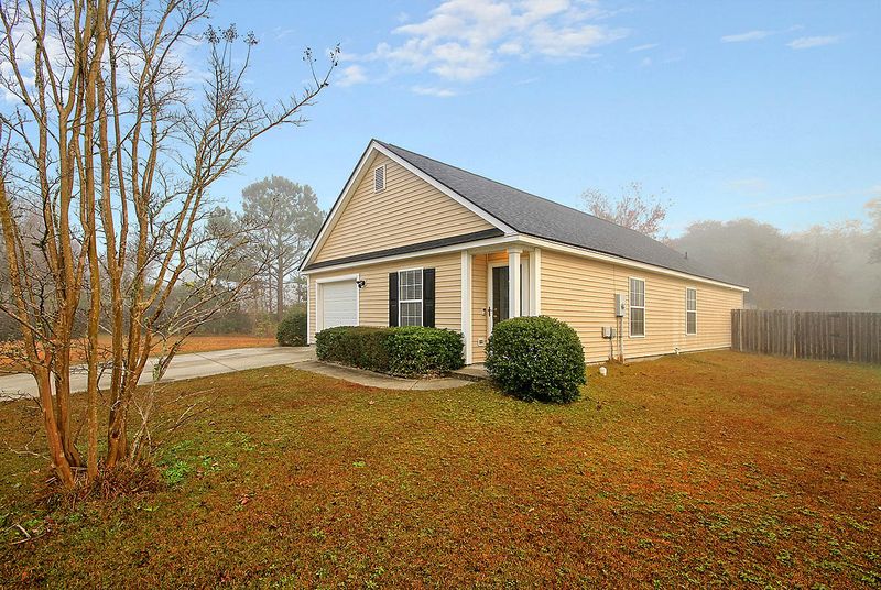 512 Resinwood Rd #1620103035, Moncks Corner, SC 29461