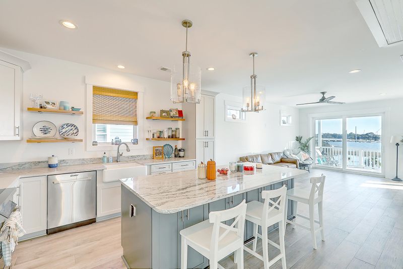 1004 Mariners Cay Dr, Folly Beach, SC 29439