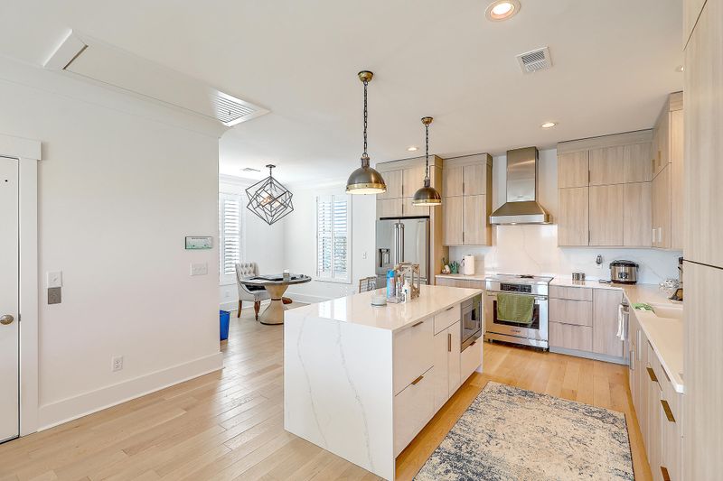 1002 Mariners Cay Dr, Folly Beach, SC 29439