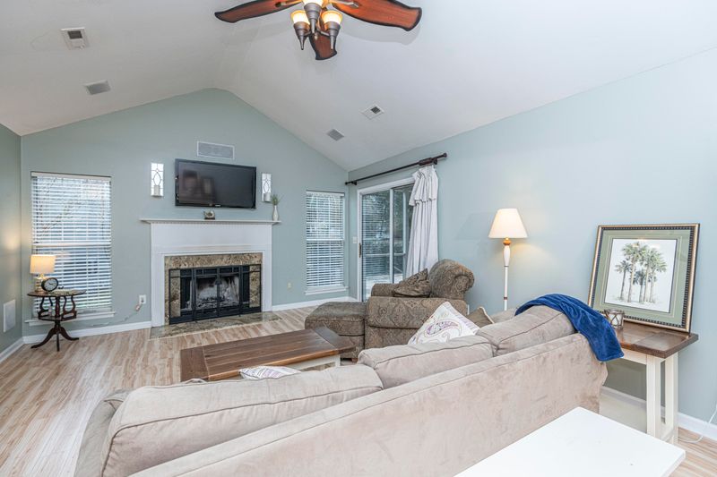 951 Godber St, Charleston, SC 29412