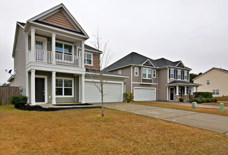 311 Drayton Place Dr, Moncks Corner, SC 29461