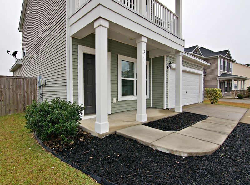 311 Drayton Place Dr, Moncks Corner, SC 29461