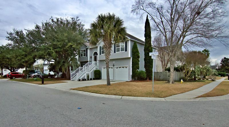1700 Lotus Ln, Charleston, SC 29412