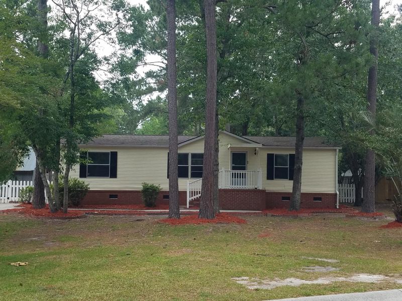 623 Mccrystal Cir, Moncks Corner, SC 29461