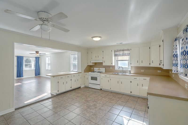 5809 Knight St, Hanahan, SC 29410