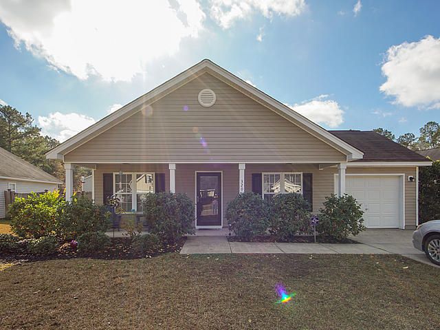 320 Winford Ct, Moncks Corner, SC 29461