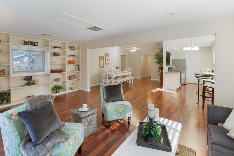 1338 Bob White Dr, Charleston, SC 29412