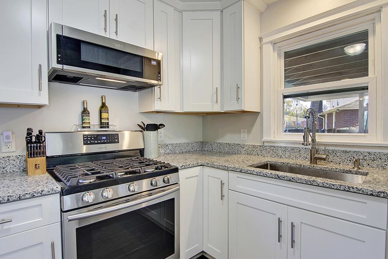 1384 Hartford Cir, North Charleston, SC 29405