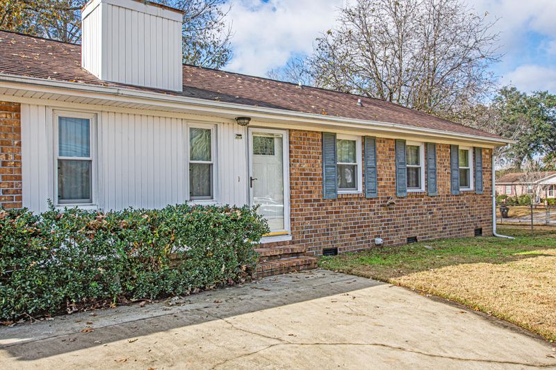 47 University Dr, Ladson, SC 29456
