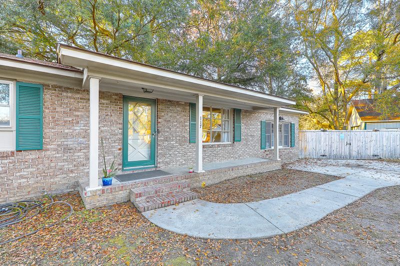 117 Chalmers Ln, Summerville, SC 29485