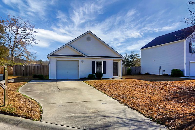 402 White Bluff Ct, Moncks Corner, SC 29461