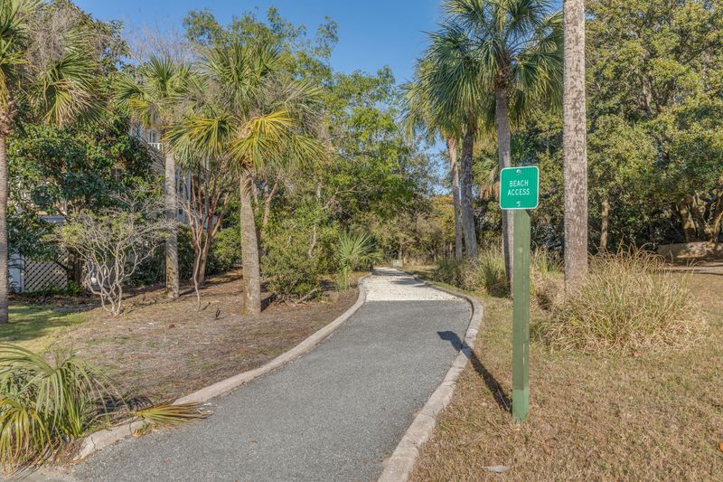 20 Beachwood West, Isle Of Palms, SC 29451
