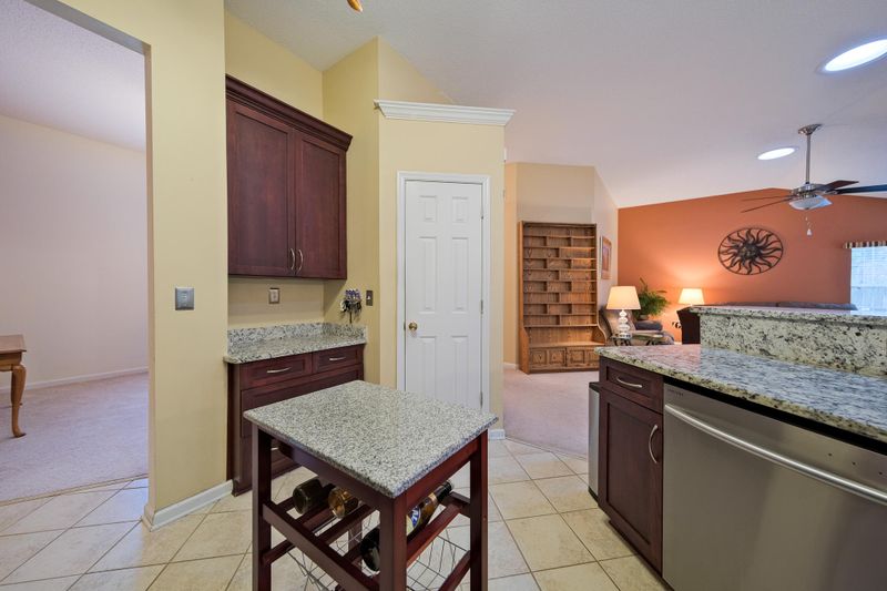 5398 Greggs Landing Dr, North Charleston, SC 29420