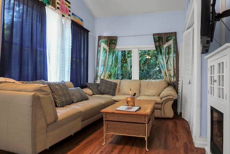 113 W Hudson West Ave, Folly Beach, SC 29439