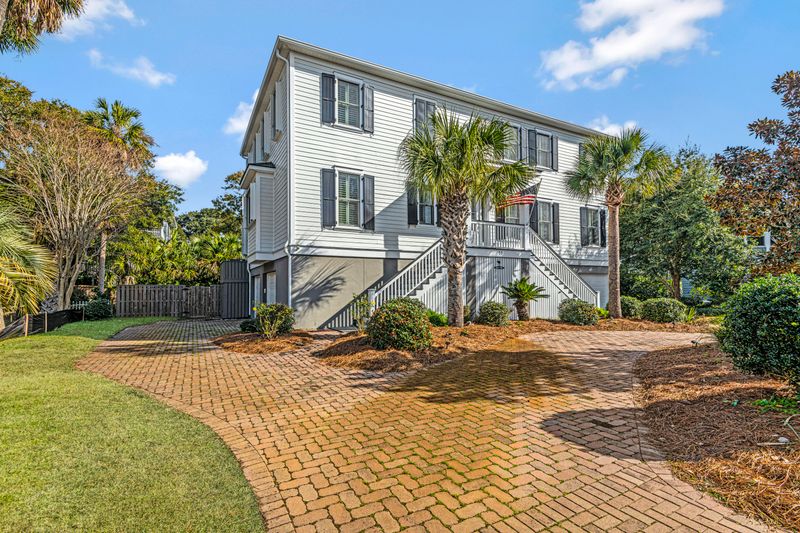 10 26th Ave, Isle Of Palms, SC 29451