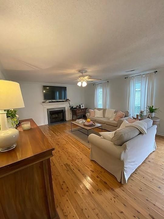 351 Kingston Ln, Mount Pleasant, SC 29464