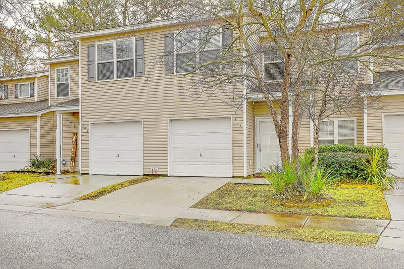 211 Grand Oaks Dr, Ladson, SC 29456