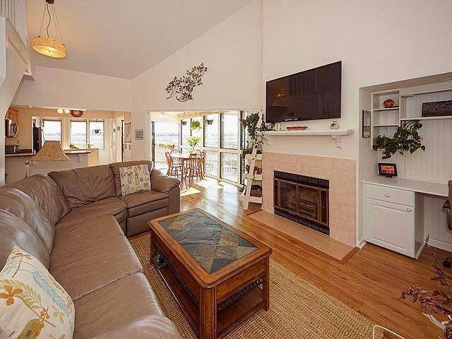 230 Little Oak Island Dr, Folly Beach, SC 29439