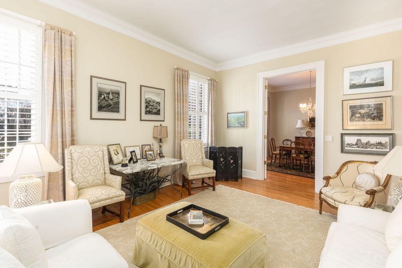 151 Wentworth St #2a, Charleston, SC 29401