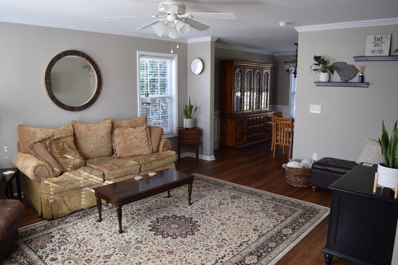 1424 Water Edge Dr, Charleston, SC 29492
