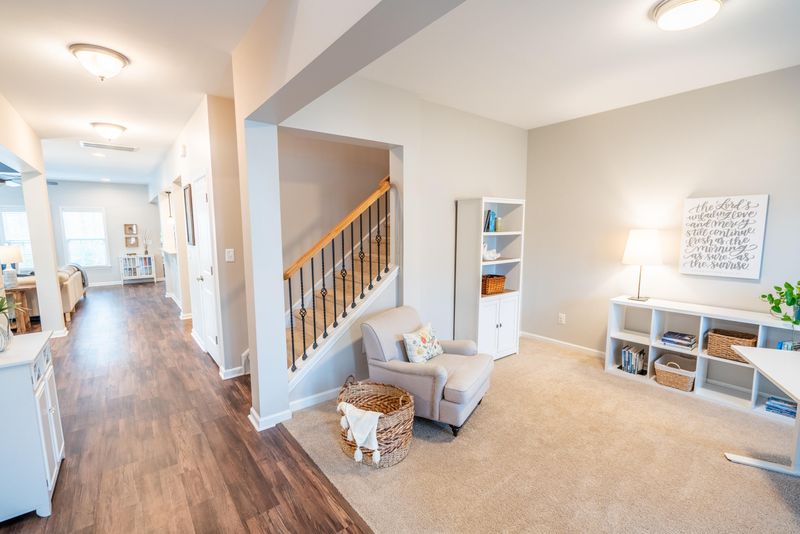 1821 Crossbill Trl, Hanahan, SC 29410