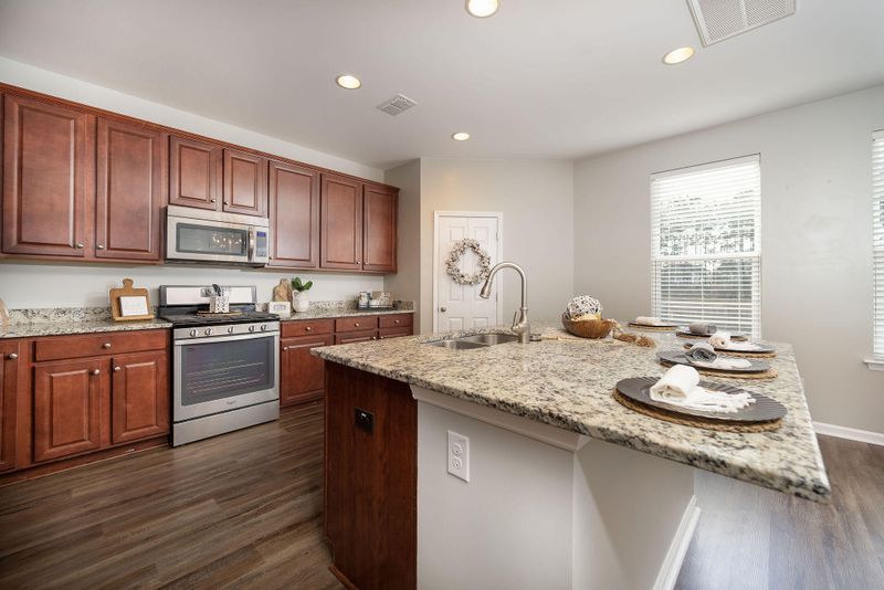 401 Huckleberry Ct, Summerville, SC 29486