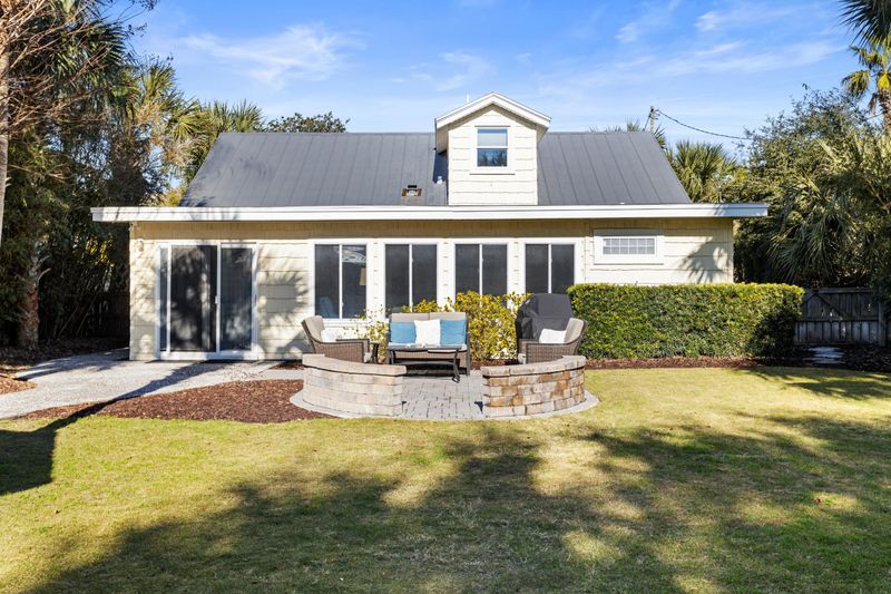 910 Carolina Blvd, Isle Of Palms, SC 29451