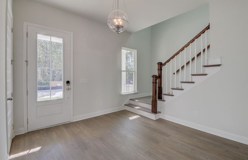 511 North Commodore Way, Summerville, SC 29483