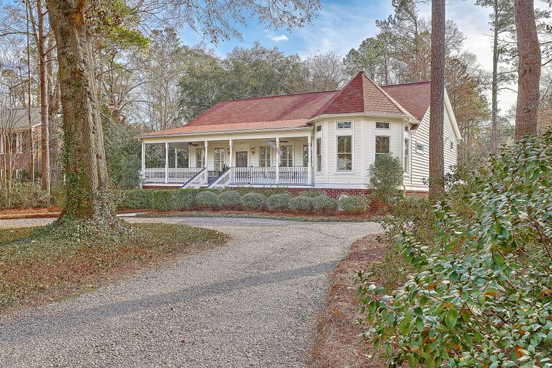 209 Gadsden St, Summerville, SC 29483