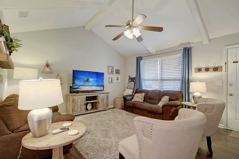 111 Gatehouse Dr, Summerville, SC 29486