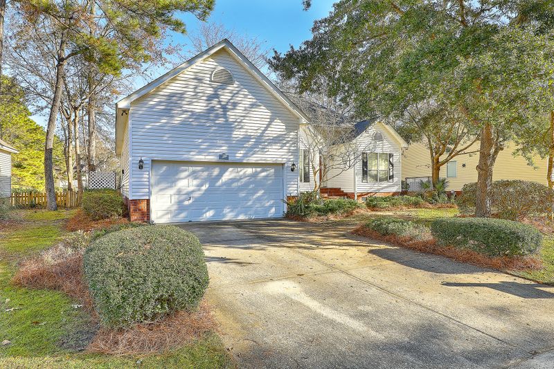 1915 N Smokerise Way, Mount Pleasant, SC 29466