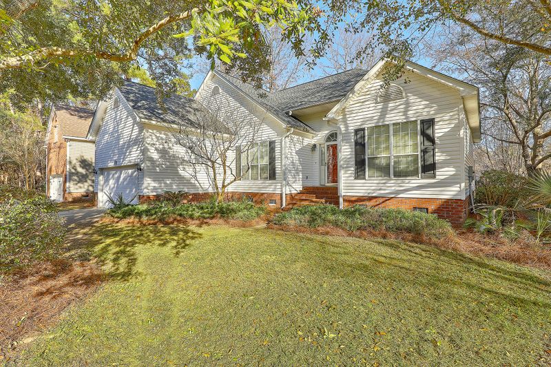 1915 N Smokerise Way, Mount Pleasant, SC 29466