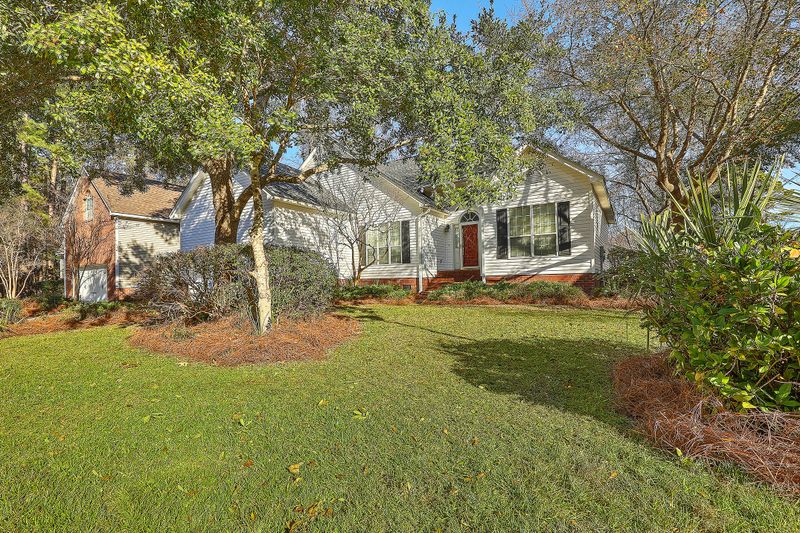 1915 N Smokerise Way, Mount Pleasant, SC 29466