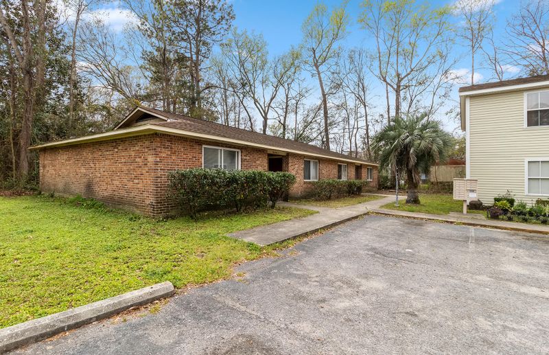 6951 S Kenwood Dr, North Charleston, SC 29406