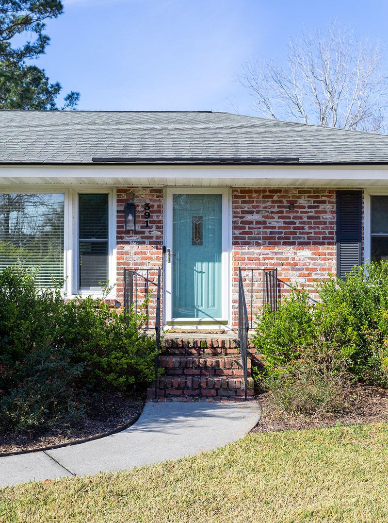 391 Hoff Ave, Charleston, SC 29407